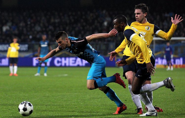 在历史的对 在历史的对